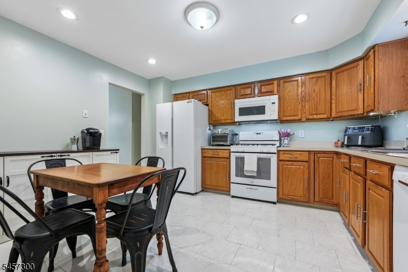 84 Fairlawn Dr Property Photo 12