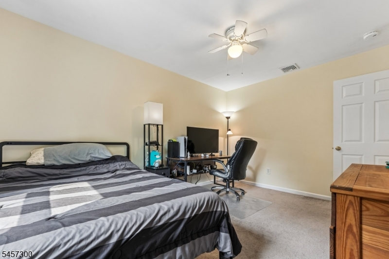 84 Fairlawn Dr Property Photo 20