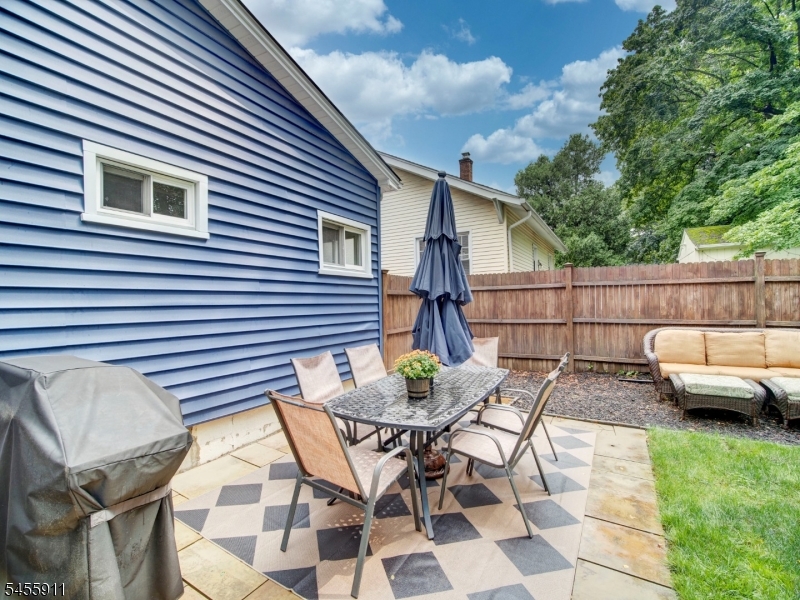 1 Condict St Property Photo 3