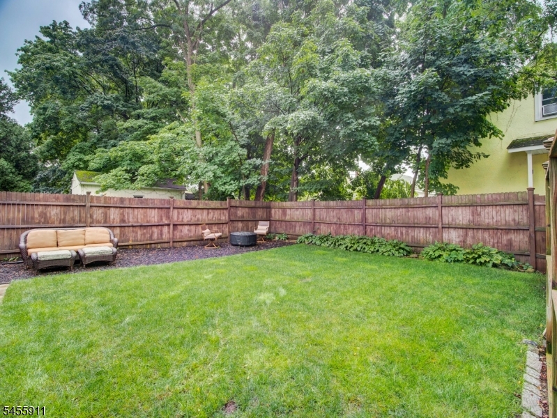 1 Condict St Property Photo 4