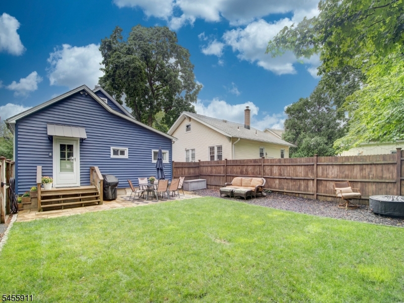 1 Condict St Property Photo 6