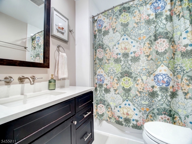 1 Condict St Property Photo 14
