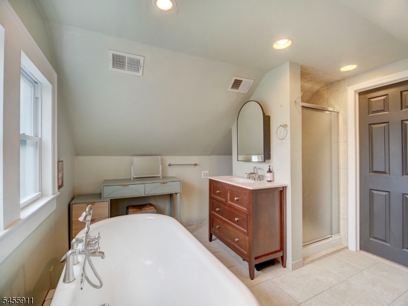 1 Condict St Property Photo 18