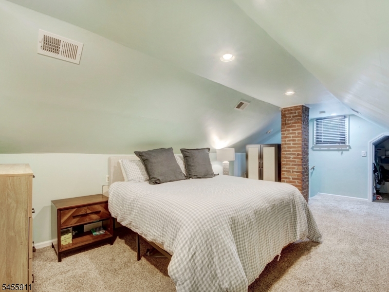1 Condict St Property Photo 21