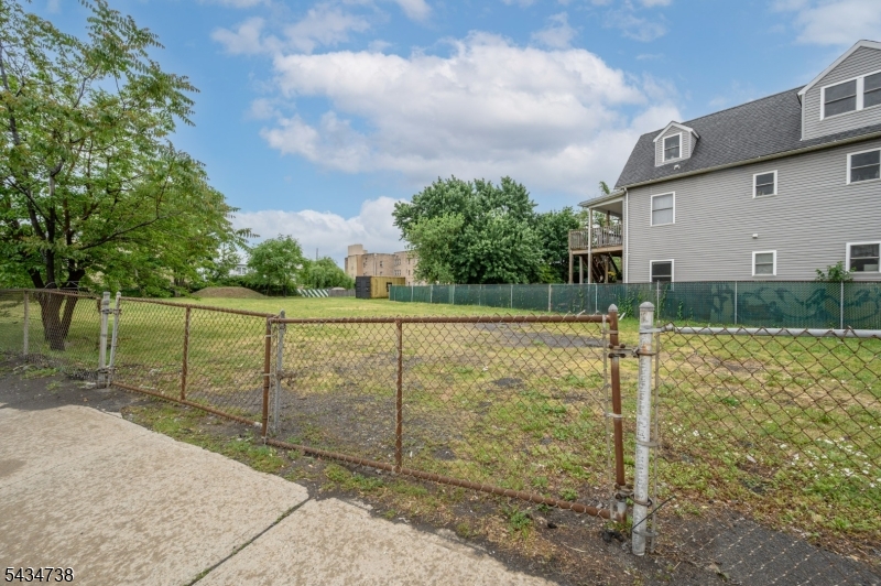 Grier Ave Property Photo 3