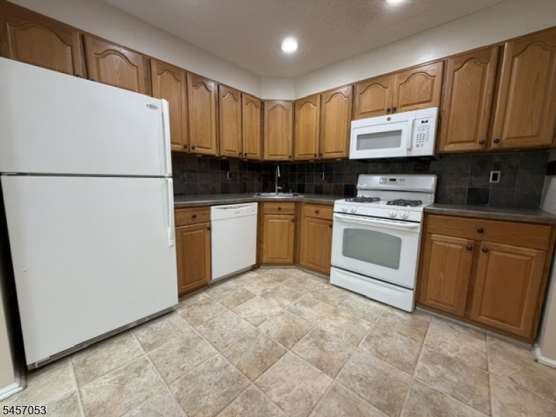 33 Baldwin Ct Property Photo 4