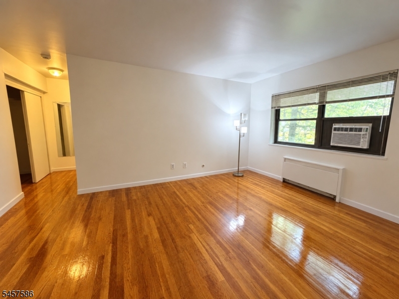 501 Linwood Drive 2f Property Photo 4