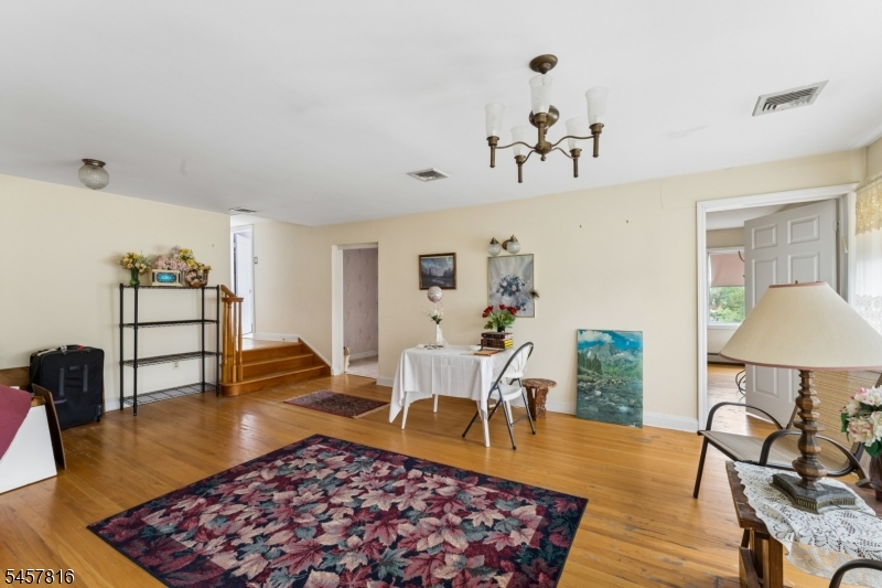 1415 N Wood Ave Property Photo 14