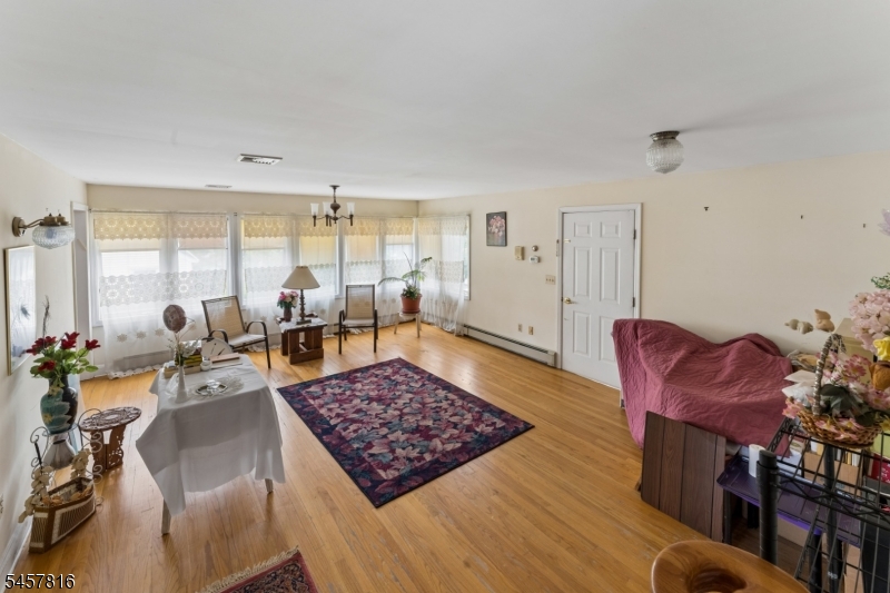 1415 N Wood Ave Property Photo 15