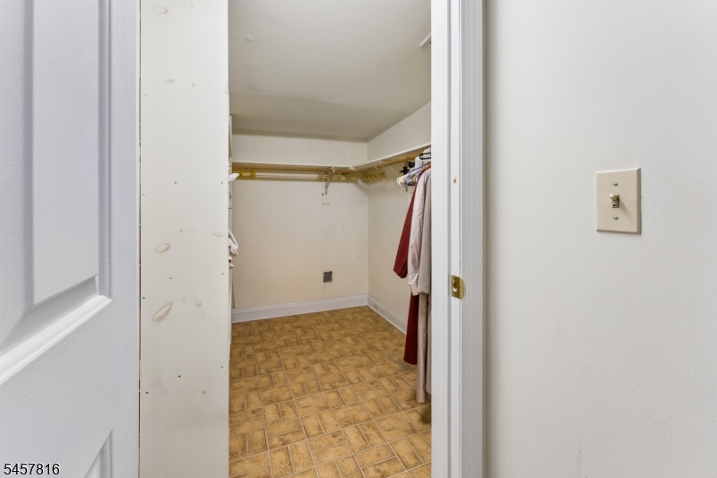 1415 N Wood Ave Property Photo 30