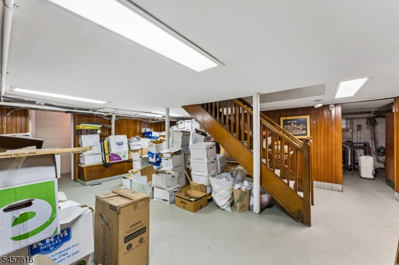 1415 N Wood Ave Property Photo 32
