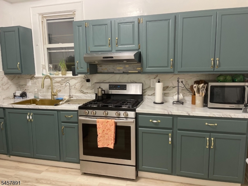 16 Hazel Pl Property Photo 1
