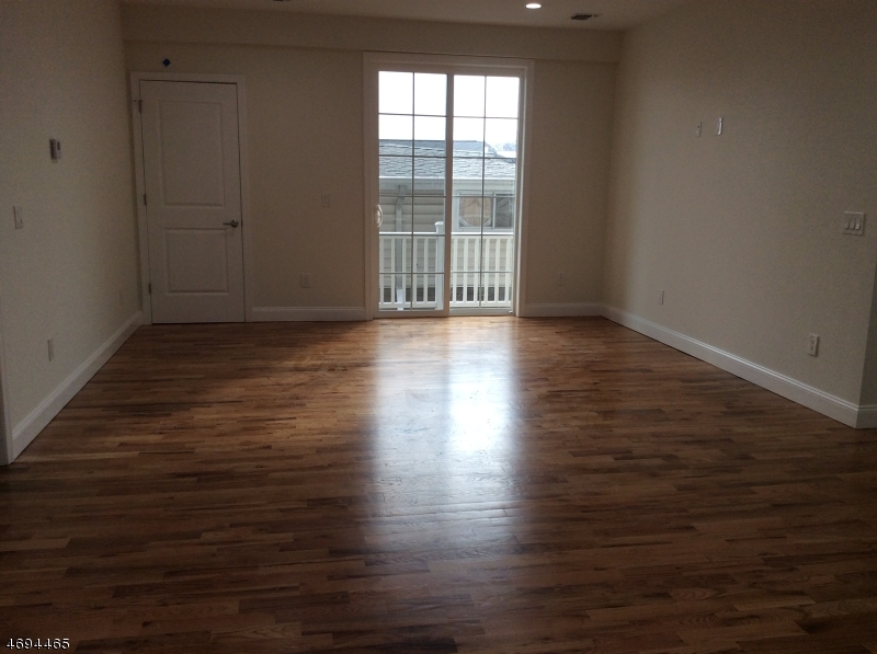 104 Broughton Ave 1b Property Photo 2