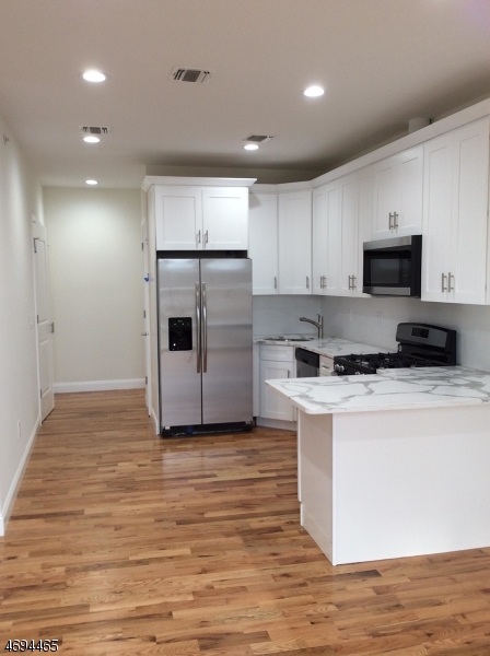 104 Broughton Ave 1b Property Photo 6