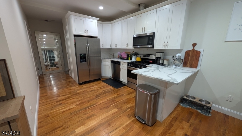 104 Broughton Ave 1b Property Photo 12