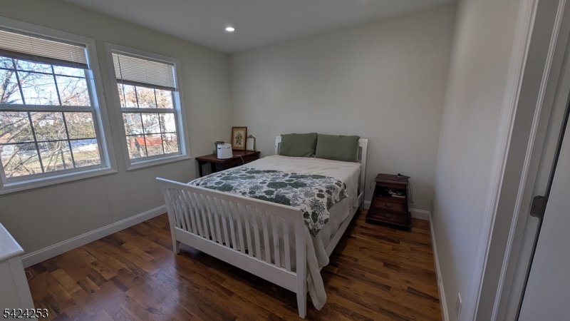 104 Broughton Ave 1b Property Photo 16