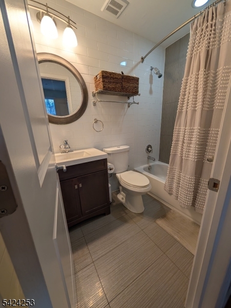 104 Broughton Ave 1b Property Photo 19