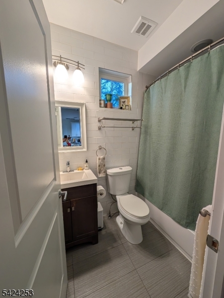 104 Broughton Ave 1b Property Photo 21