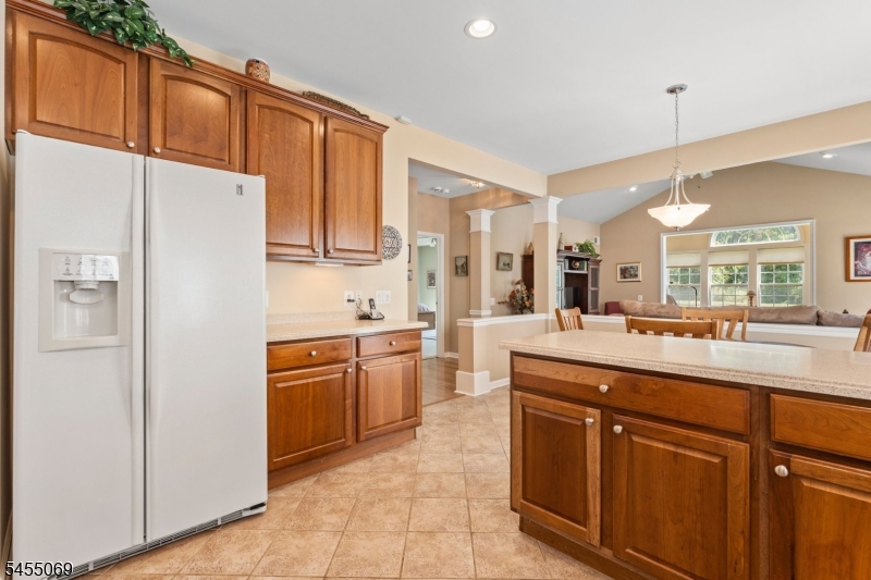 574 Post Ln Property Photo 14