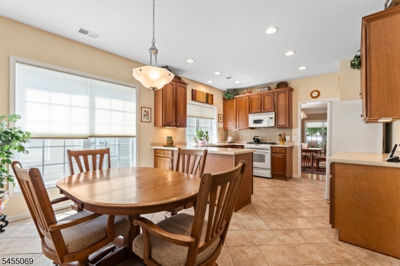 574 Post Ln Property Photo 19