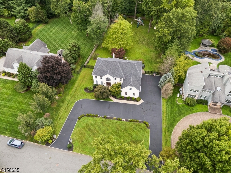 18 Downingtown Court Property Photo 1