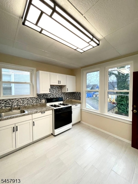 16 Hazel Pl 2 Property Photo 1