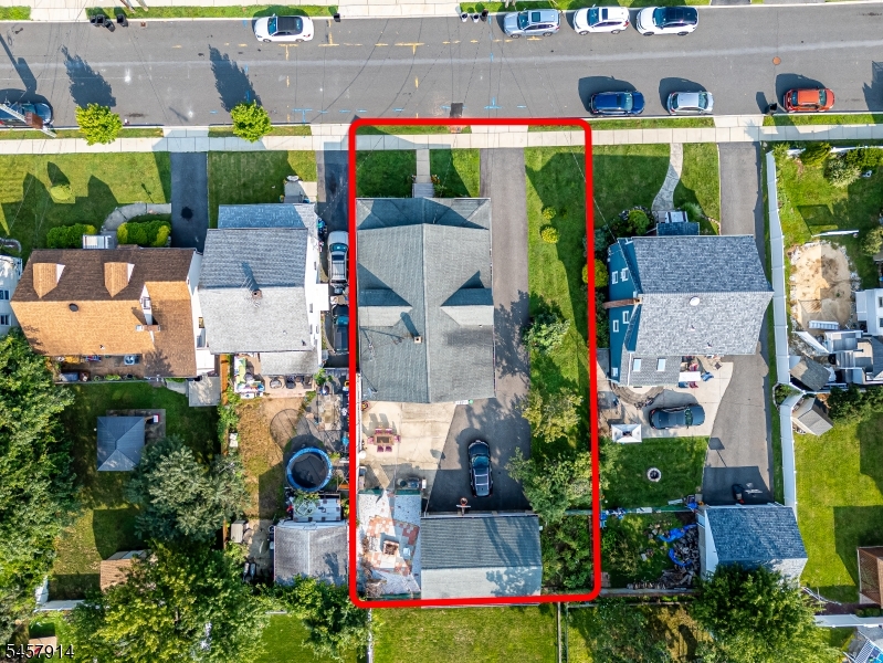 1331 Center St Property Photo 6