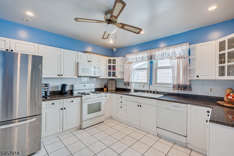 1331 Center St Property Photo 16