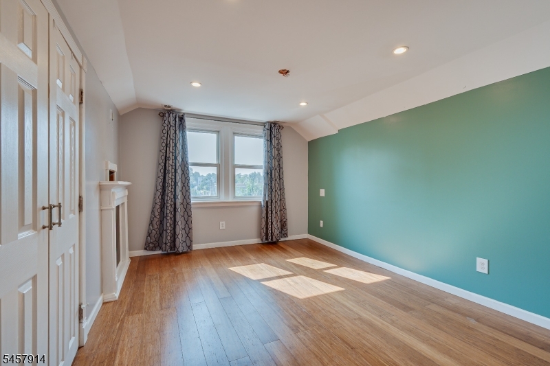 1331 Center St Property Photo 27