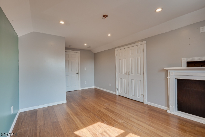 1331 Center St Property Photo 28
