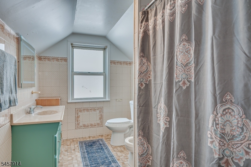 1331 Center St Property Photo 32