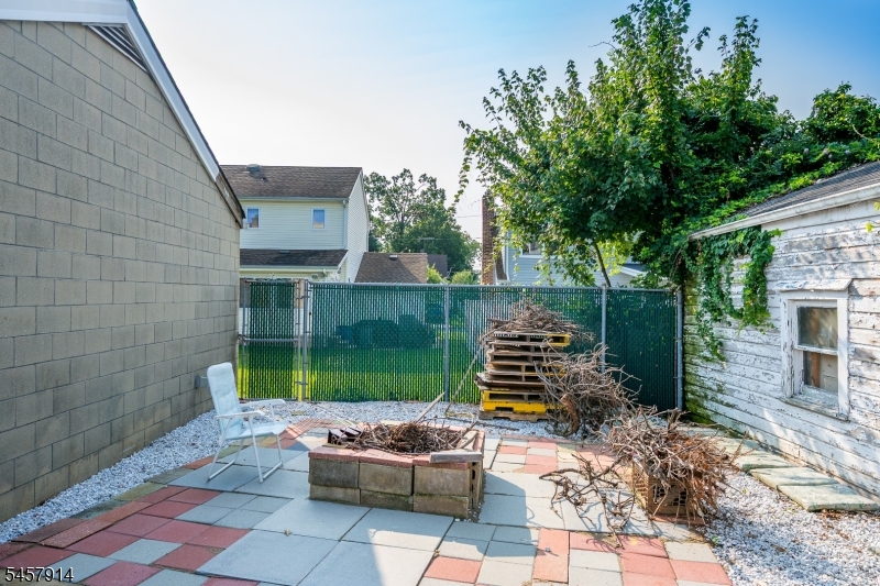 1331 Center St Property Photo 40