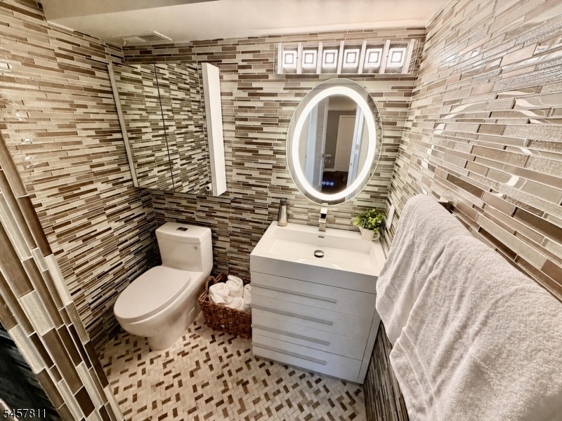7 William Paca Bldg Property Photo 8