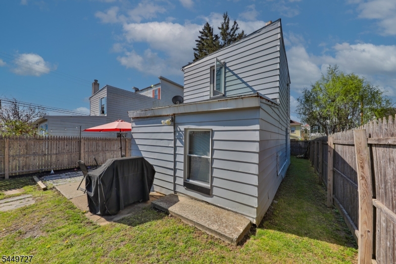 389 Grant St Property Photo 45