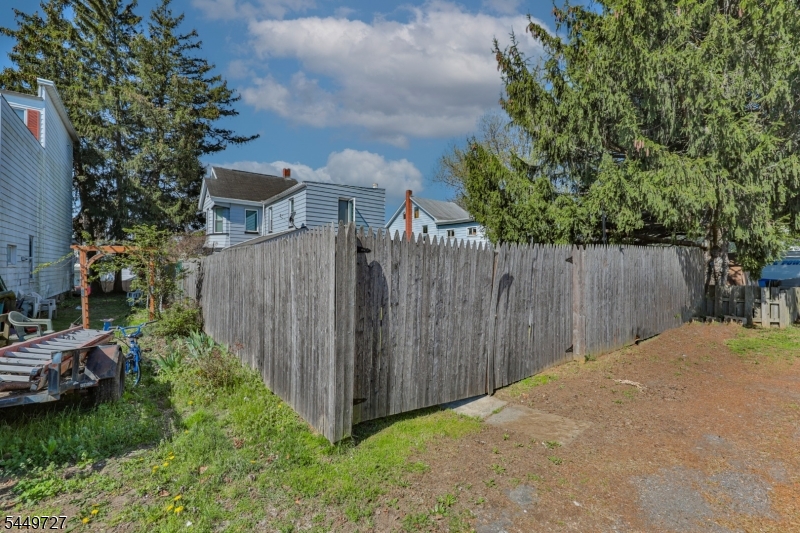 389 Grant St Property Photo 47
