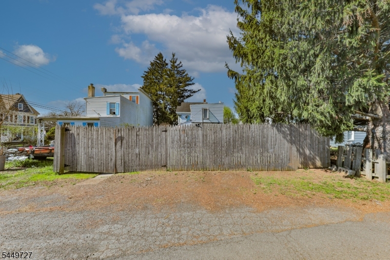 389 Grant St Property Photo 48