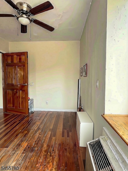 19 Lyons Ave 203 Property Photo 10