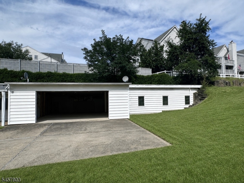 60 Mountain Ave Rear Property Photo 5