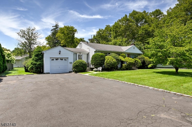 271 Summit Rd Property Photo 1