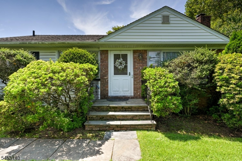 271 Summit Rd Property Photo 4