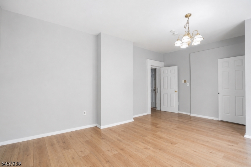 270 Hamilton Ave Property Photo 9