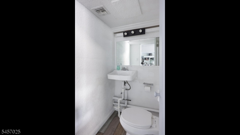 346 South Ave Property Photo 6