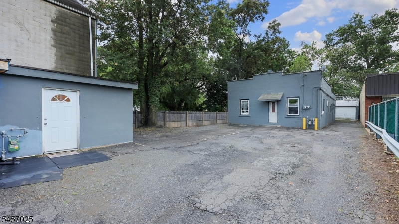 346 South Ave Property Photo 18