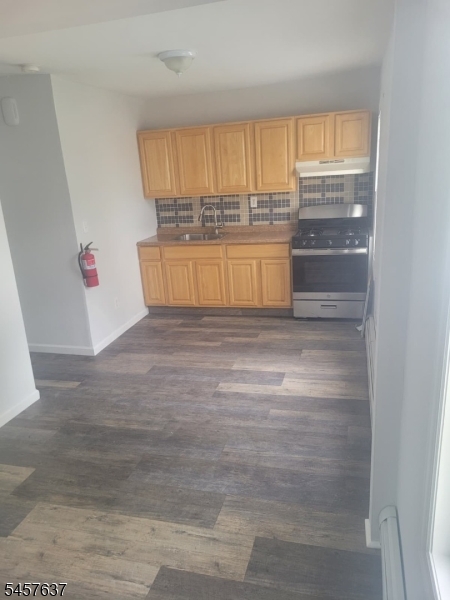 230 Pine St Property Photo 11