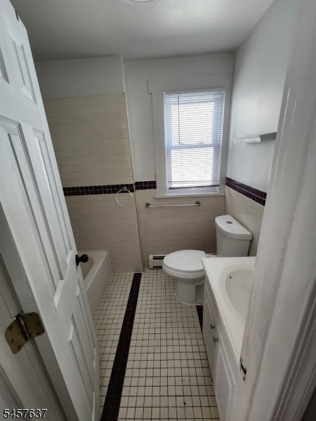230 Pine St Property Photo 17