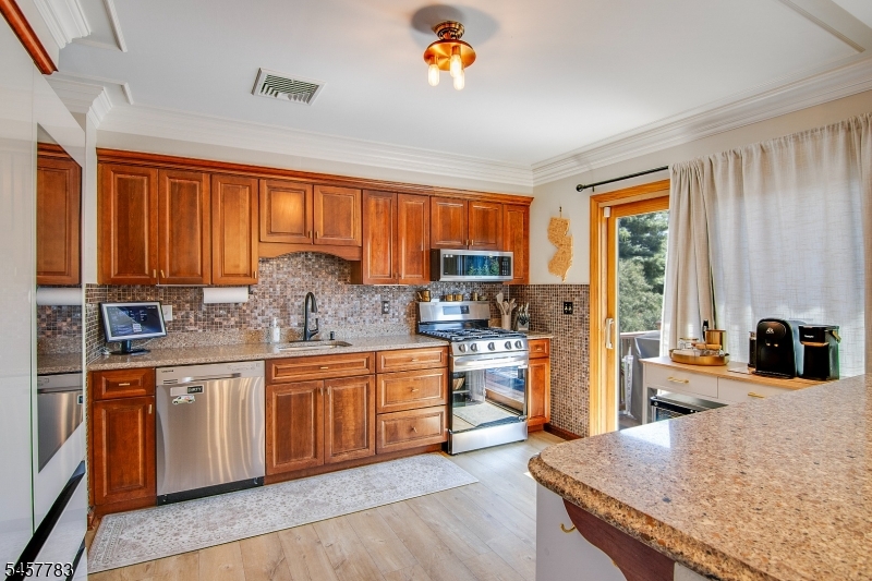 42 Randolph St Property Photo 3