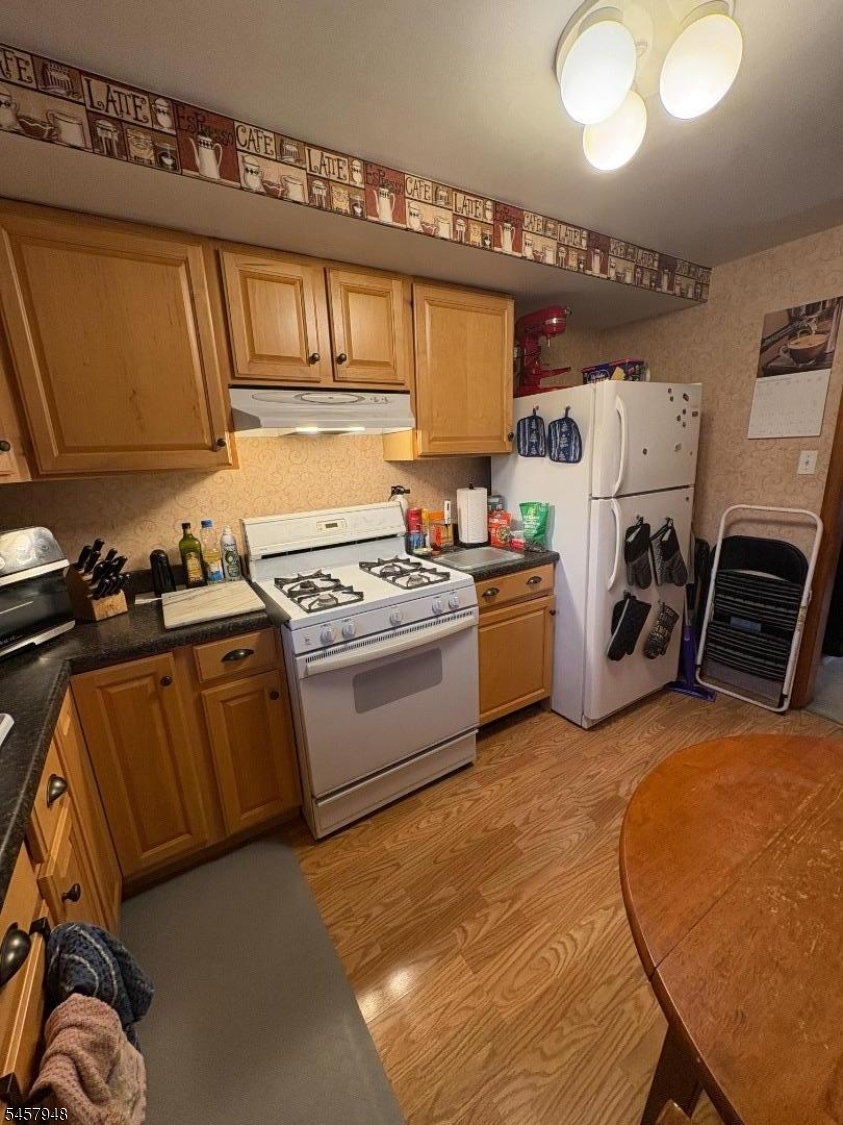 839 Riverside Ave 2 Property Photo 9