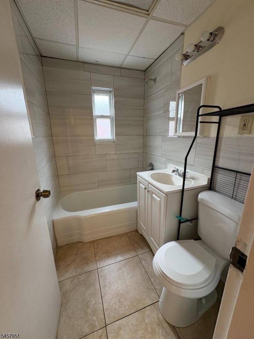 138 Midland Pl Property Photo 5