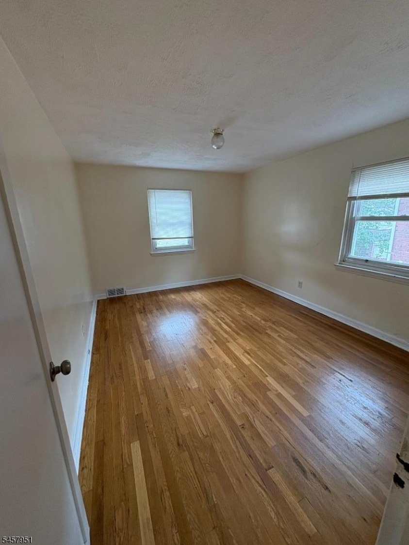 138 Midland Pl Property Photo 6