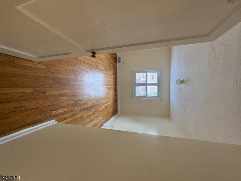 138 Midland Pl Property Photo 7